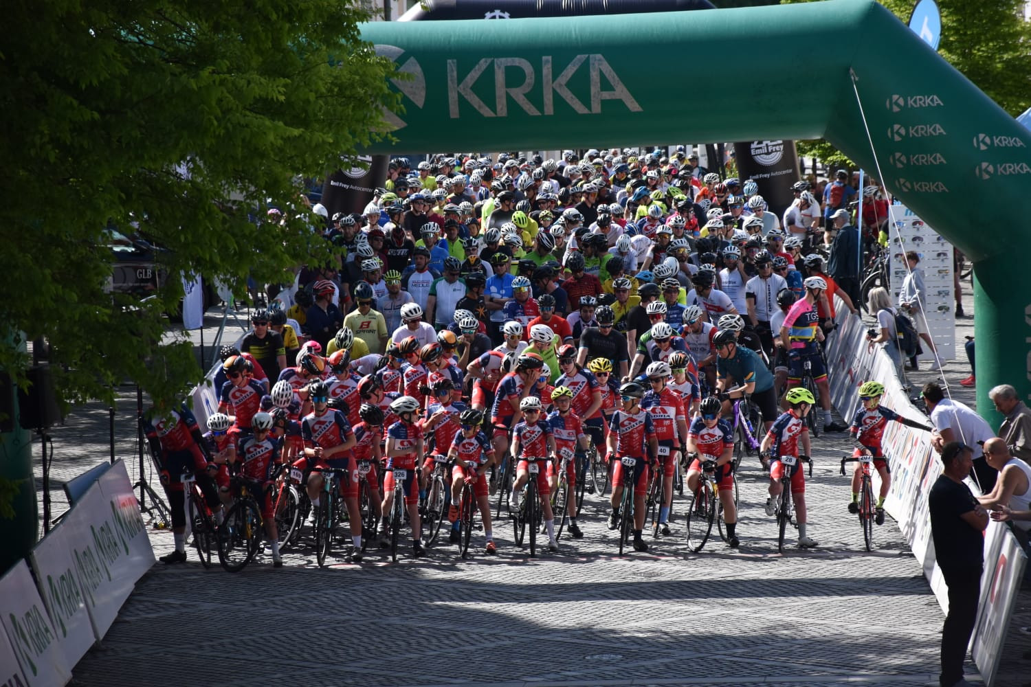 NA MARATONU VELIKA MNOŽICA KOLESARJEV