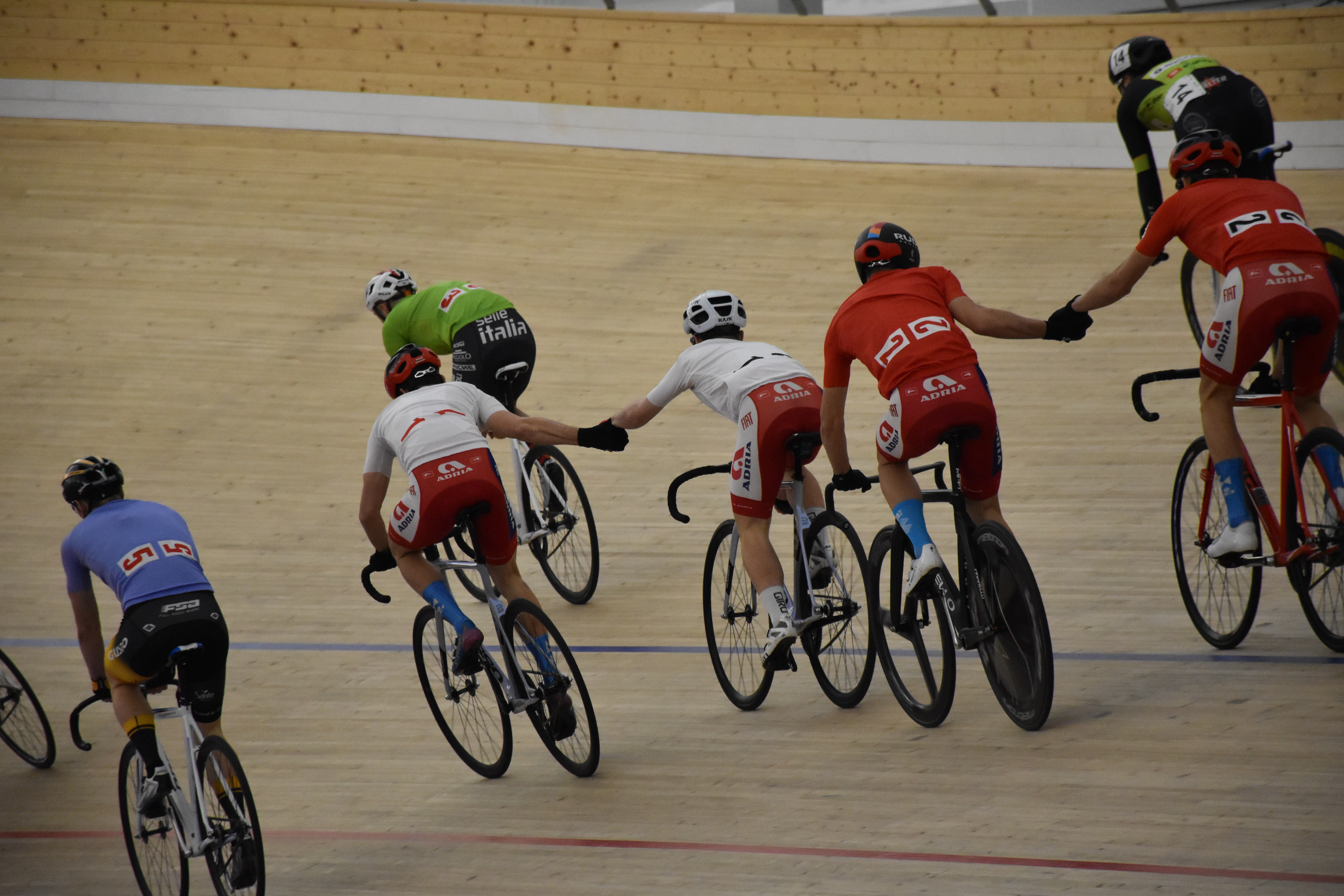 Žak Eržen in Anže Ravbar dokazala, da na mladih madison stoji