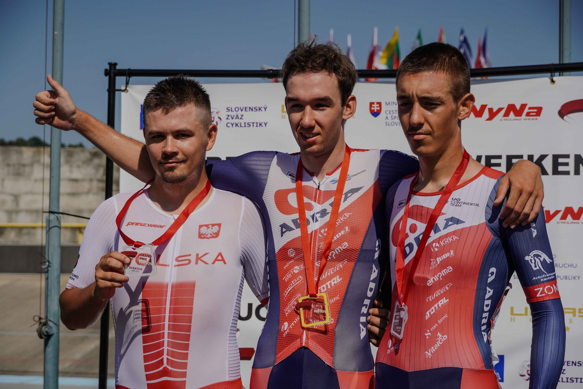 Tri medalje Nejca Peterlina in ena Vida Murna na velodromu v slovaškem Prešovu